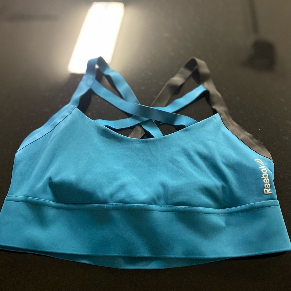 Reebok Cross Front and Cross Back Sports Bra Sz M